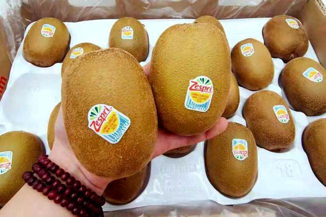 猕猴桃战争：中国产量世界第一，但超市卖断货的“金果”却来自新西兰